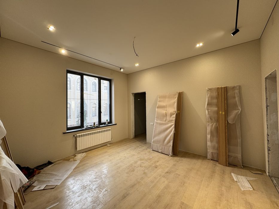 Ор-р: Hi-Town Moll Продается Новый Евро Hi-Thech. 5,5.соток 600м2