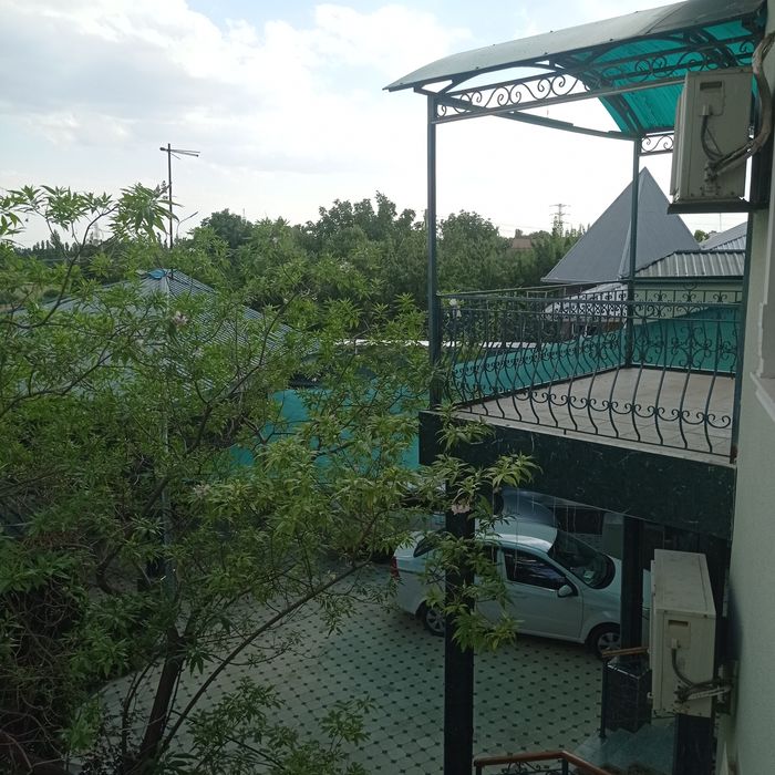 Продаётся Большой 2 этажный Евродом в Кибрае вдоль Центральной дороги