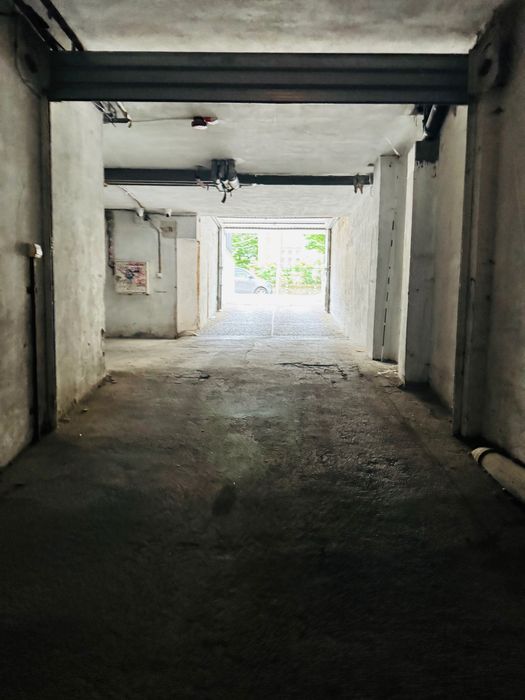 Дава се под наем Гараж / Паркомясто в София, Център - 19 кв.м за 204 € - Снимка #5