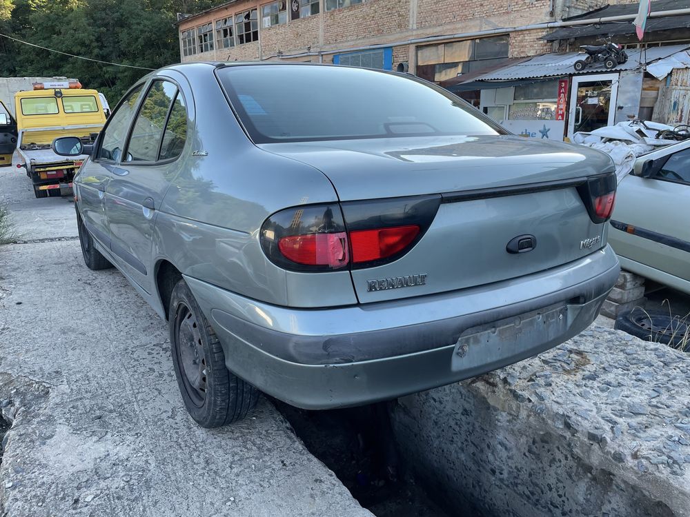 Рено Меган Класик 1.6 90кс 1998г На Части с. Атия • OLX.bg