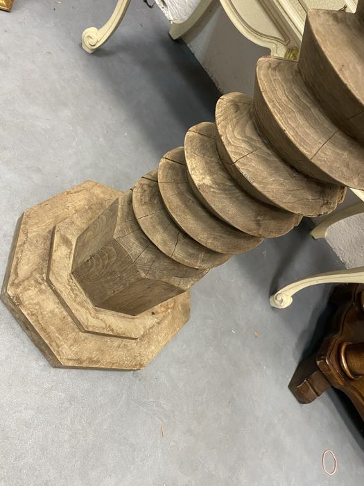 Стара френска колона от дъб