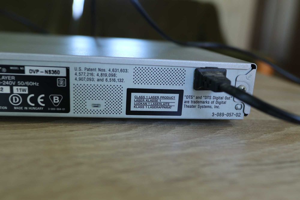 ДВД плеър - Sony