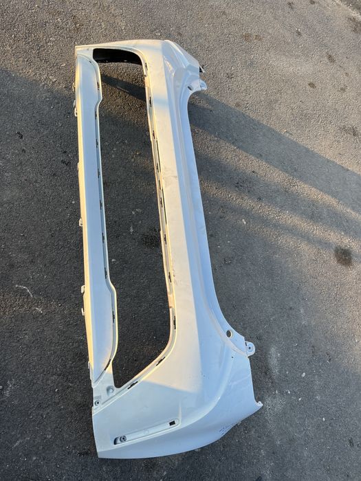 2 броя задна броня Toyota Corolla E210 2018-
