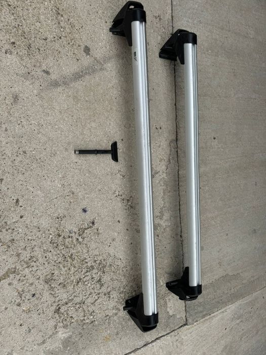 Bare  Thule  transversale vw golf  cu cheie