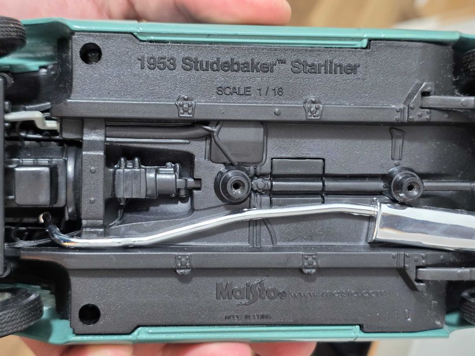 Macheta Auto 1/18 Maisto 1953 Studebaker Starliner