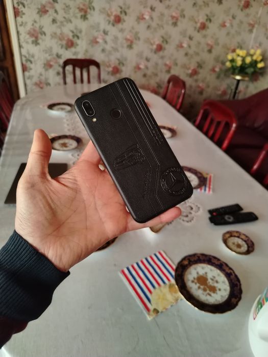 Huawei p20 live sotiladi