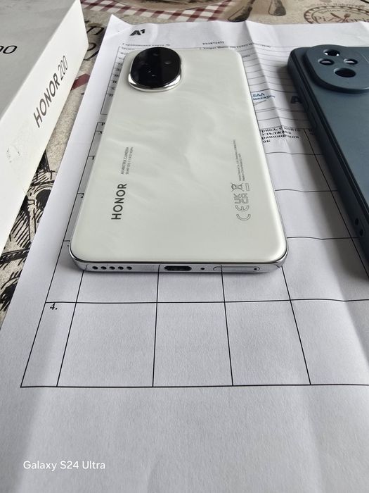 Honor 200 12/512GB.  Гаранция