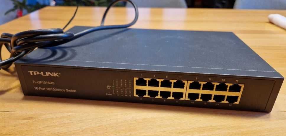 Switch cu 8 porturi TP-Link TL-SF1016DS