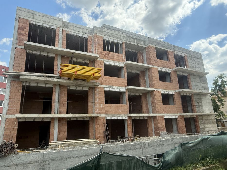 Продава се Тристаен апартамент в Търговище, Център - 105 кв.м за 996 €/кв.м - Снимка #4