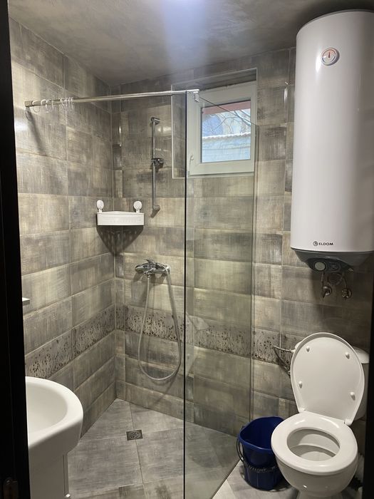 Дава се под наем Тристаен апартамент в Варна, Колхозен пазар - 90 кв.м за 612 € - Снимка #8