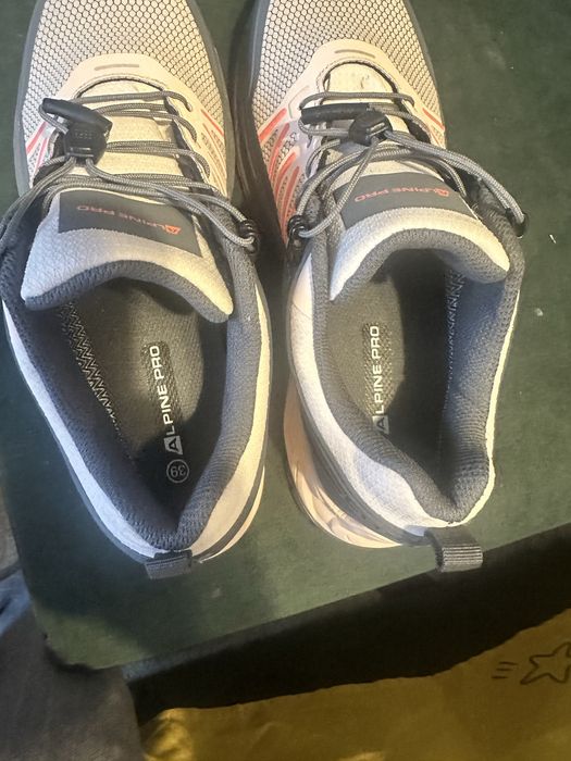 Alpine pro Zemede UBTX280312 nr 39 noi