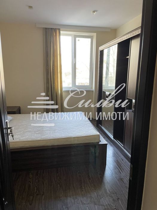 Дава се под наем Тристаен апартамент в Шумен, Център - 68 кв.м за 382.5 € - Снимка #3