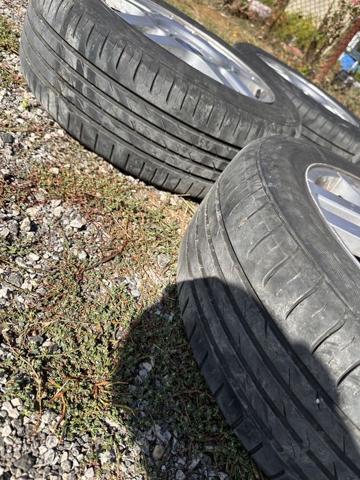 Продавам джанти с гуми в много добро састояние