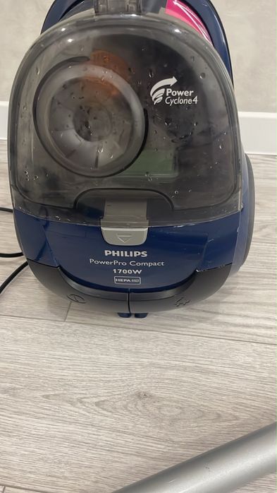Пылесос PHILIPS продам срочно