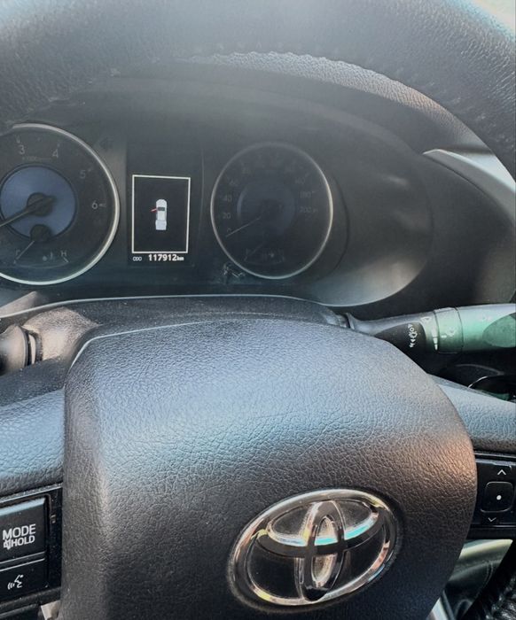 Toyota Hilux  2.4 D-4D 117000 km