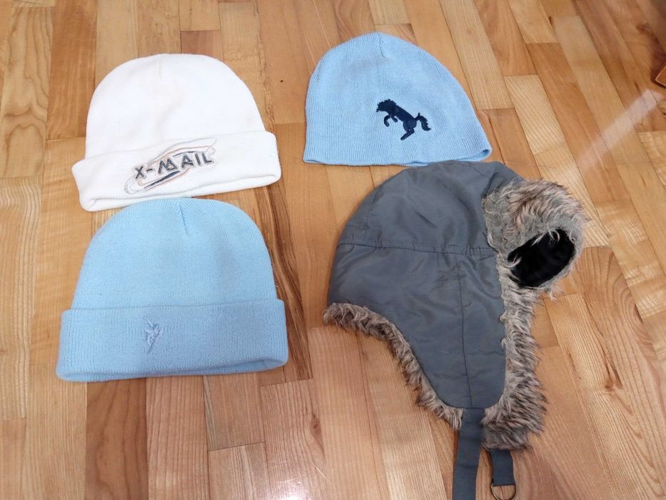 Шапки за момчета и момичета.