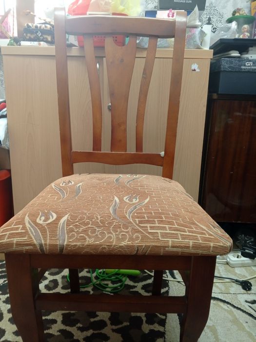 Продам Стулья в хорошем состоянии 150000