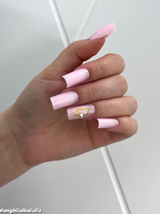 Manichiura Alba Iulia