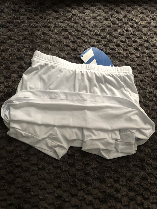 Продавам тенис пола Babolat