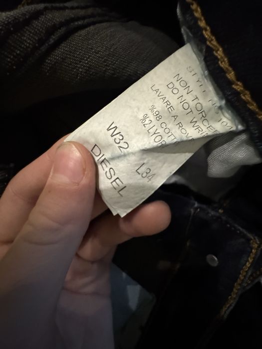 Продавам два броя дънки DIESEL