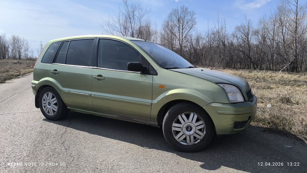 Автомобиль форд фьюжн
