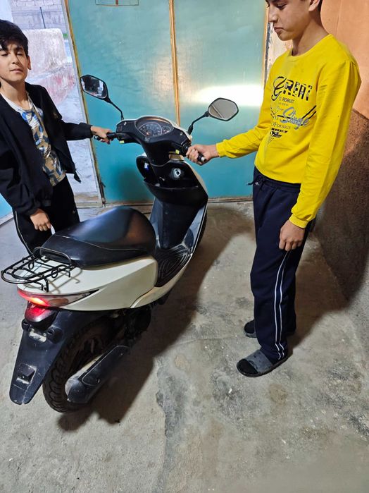 Скутер Honda dio