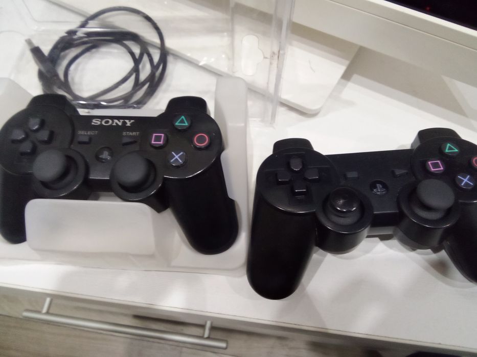 Продавам PlayStation 3, 18 игри