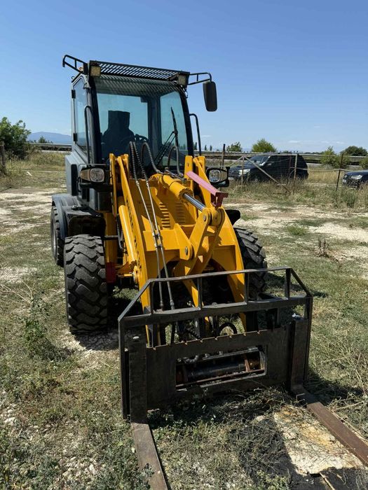 Челен товарач HYTEC ZL18A