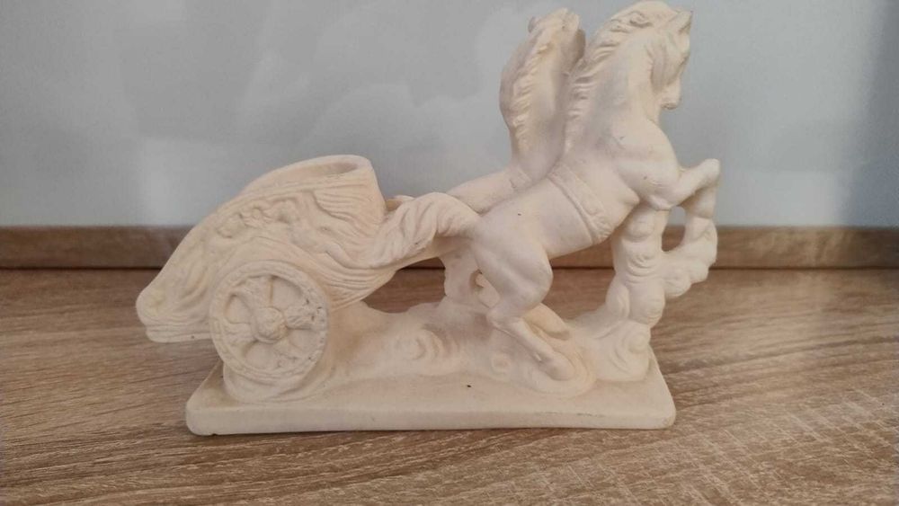 Car de luptă roman tras de cai