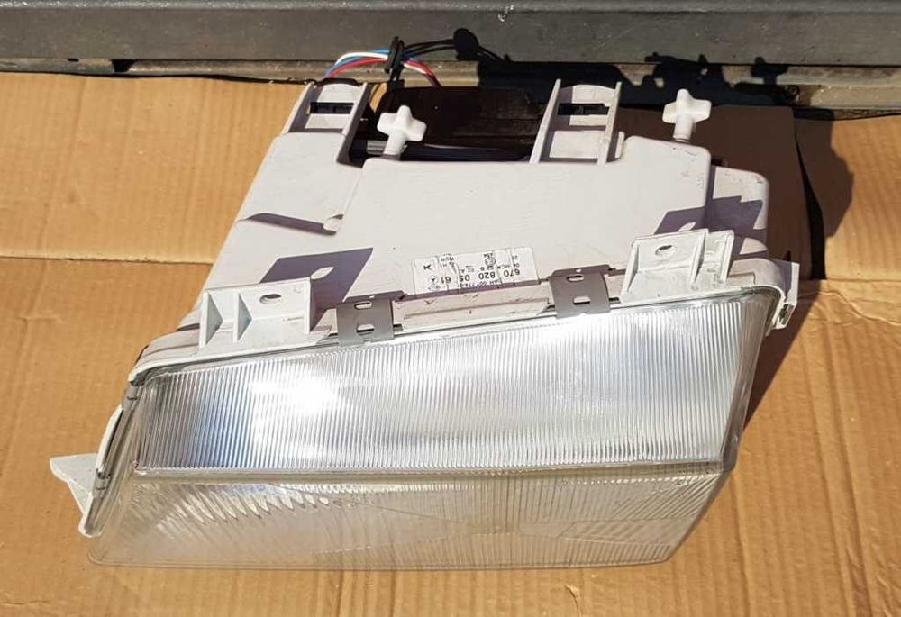 Far stanga Mercedes Vario