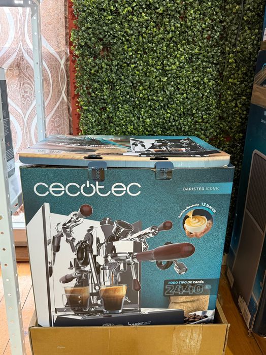 Професионална кафемашина за еспресо Cecotec Barista Baristeo Iconic