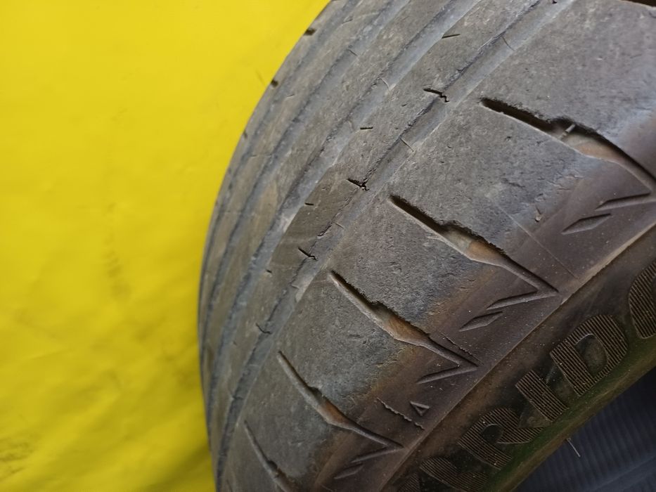 Шина 225/55 R16 Bridgestone.