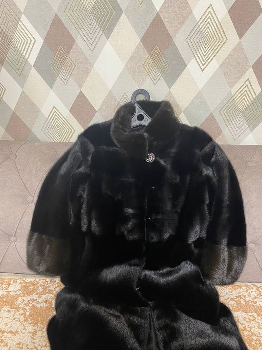 Продаю шубу. Размер S (42-44)