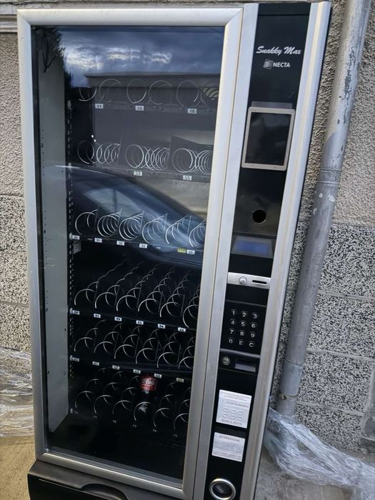 Вендинг автомат Snaky Max