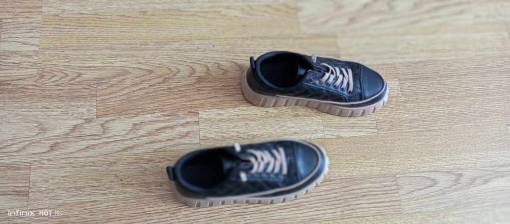 Продам ботиночки 35 размер