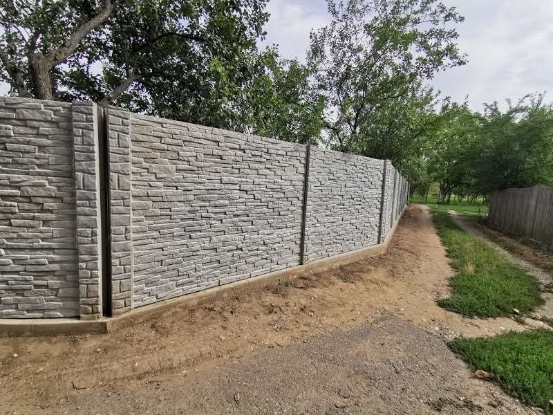 Gard din Beton Placi, stalpi Jaluzea,Piatra,Lemn