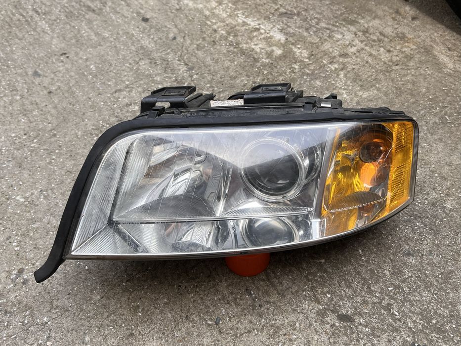 Американски фар за Audi A6 C5/Ауди А6 Ц5 USA