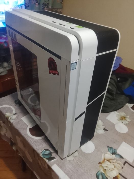 Carcasa ptr PC alba