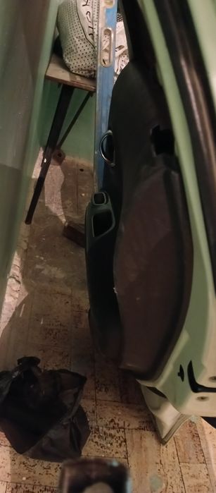 Продам дверь на Ниссан Жук