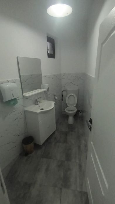 Spatiu comercial de vânzare de  închiriere zona micro 14