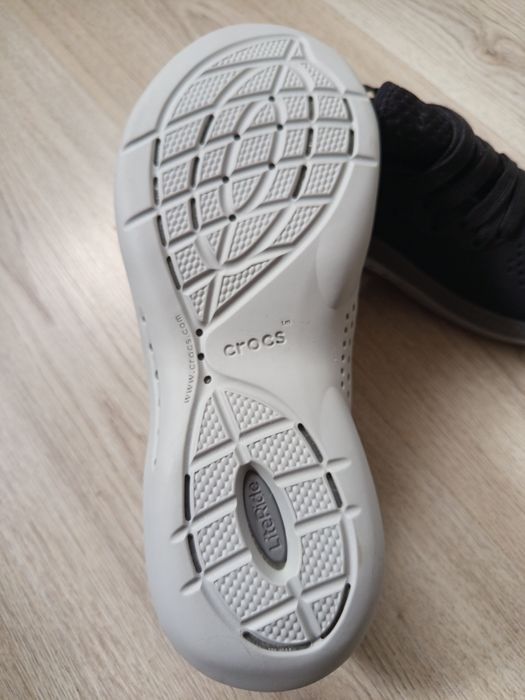 Дамски обувки за спорт Crocs