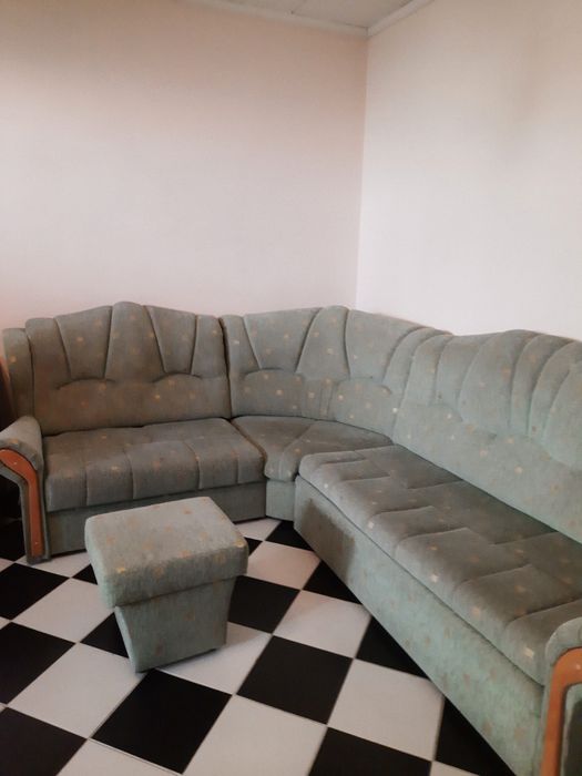 Диван ъглов ляв с площ за спане и ракла