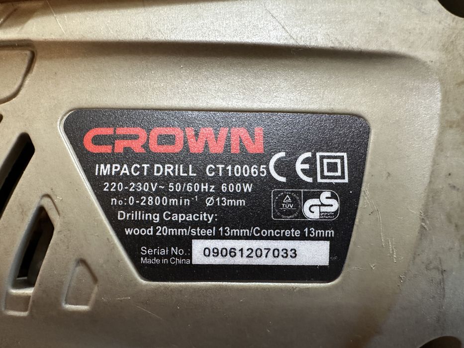 Продам свою фирменную дрель CROWN , состояние: отличное.