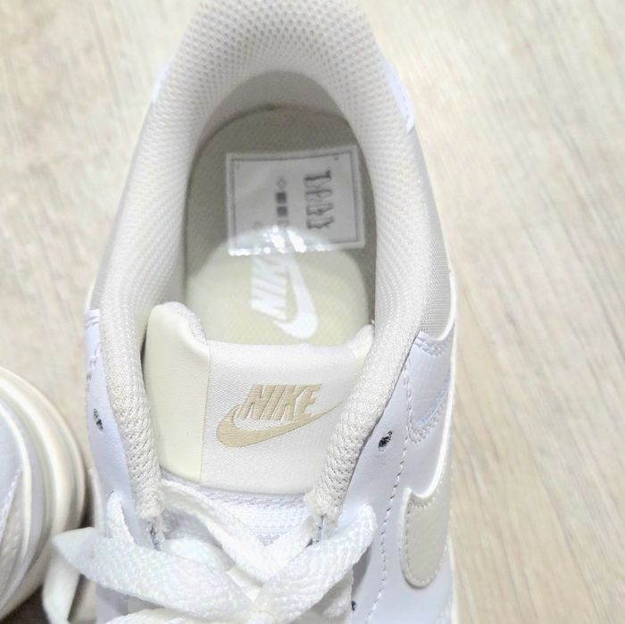 NIKE Air Force 1 – бяло/крем, оригинални, носени веднъж, 39 номер