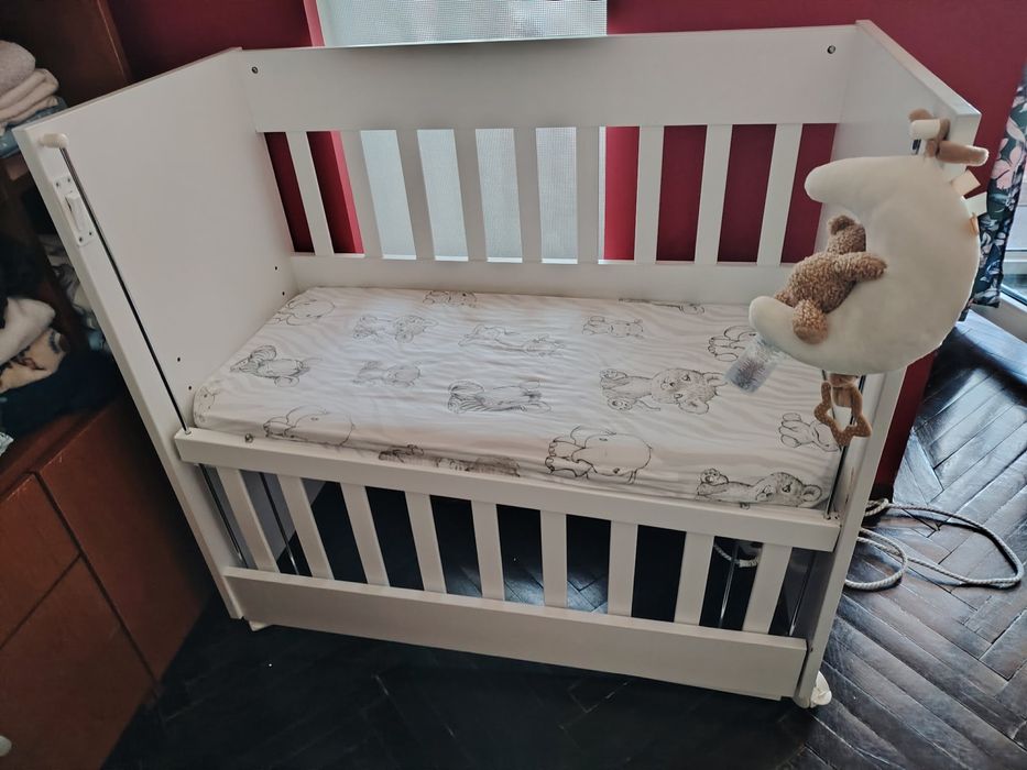 Vând pătuț bebe.