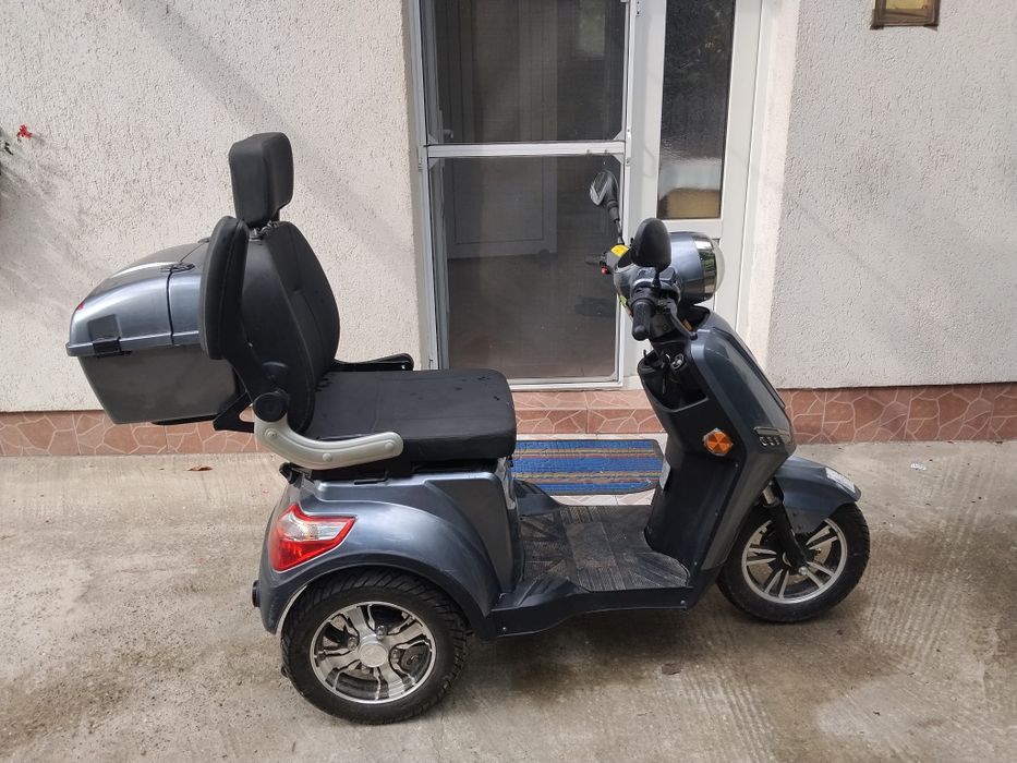 Scuter pentru bătrâni