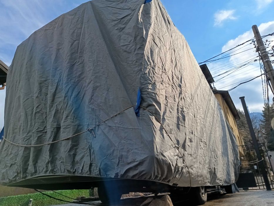 Продавам покривало за кемпер / каравана 670/250/220 см.
