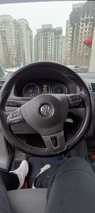 VOLKSWAGEN Touran 2013 — imagine 2