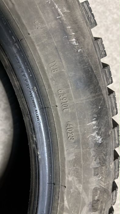 Продам зимние шины 255/45 R20