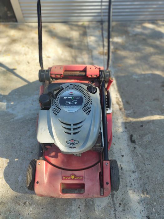 Mașină de tuns gazon.